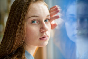 A teen girl realizes she is in need of a teen OCD treatment program